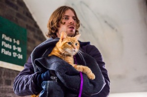 Luke Treadaway plays James Bowen in <i>A Street Cat Named Bob</I>. Bob plays himself. 