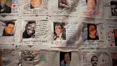 9/11 Guest Book (Mark Lennihan / AP)