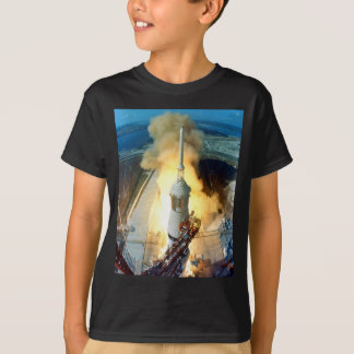 Start des Raumfahrzeugs Apollo 11 Saturn V T-Shirt