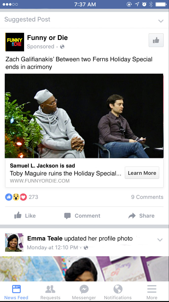 Exemplo de anúncio móvel no Facebook da Funny Or Die usando o objetivo de anúncio de envolvimento com a publicação da Página