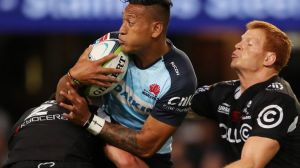 Israel Folau scored two tries in defeat for the Waratahs.