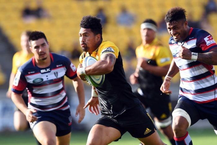 Ardie Savea sprints through Melbourne Rebels defence