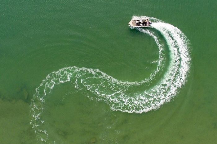 pic of the week boat wake