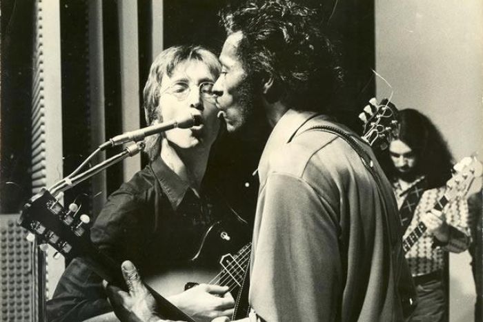 Chuck Berry and John Lennon sing