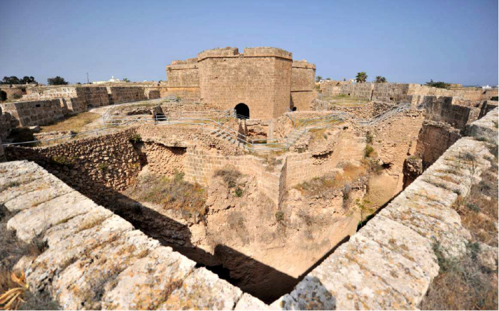 Contract signed for conservation works to  Ravelin/Land Gate in Famagusta