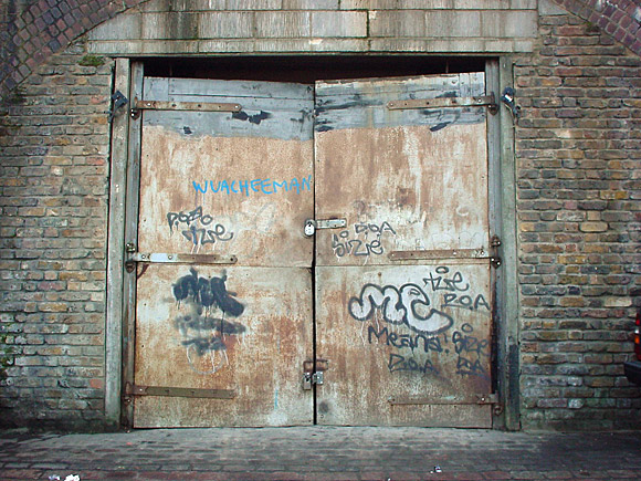 Brixton Station Road railway arches - archive photos of a lost Brixton, London UK taken in January 2001