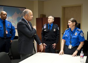 NEW ORLEANS, Secretary of Homeland Security Jeh Johnson meets with Transportation Security Officers and Jefferson Parish deputies involved in the recent attack at the Louis Armstrong New Orleans International Airport, March 27, 2015