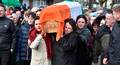 Bernadette McGuinness (R) carries the coffin of her late husband Martin McGuinness on March 21, 2017 in Derry, Northern Ireland. (Photo by Charles McQuillan/Getty Images)