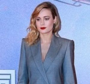 I jadorbs this modern-take-on-Katherine-Hepburn suit by Alexander McQueen. Brie Larson has the je ne sais quois to pull ...