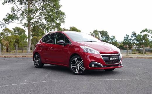 2016 Peugeot 208 GT-Line REVIEW | Cool Looks And Stuffed With Features