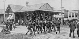 Troops disperse strikers in Homestead, 1892