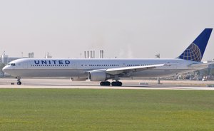 United Airlines Boeing 767-400 prior to take-off at Munich Airport, Germany