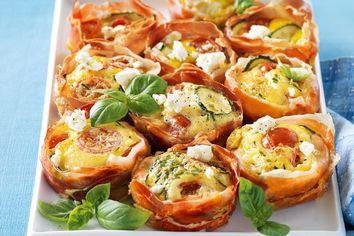 Prosciutto-wrapped zucchini pies + more easy lunch ideas