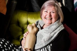 Canberra designer Bronwynne Jones couldn't find clothing to fit her own curvaceous shape, so she's starting her own ...