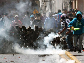 csm_peru-maden-protesto-AA_62309d8582