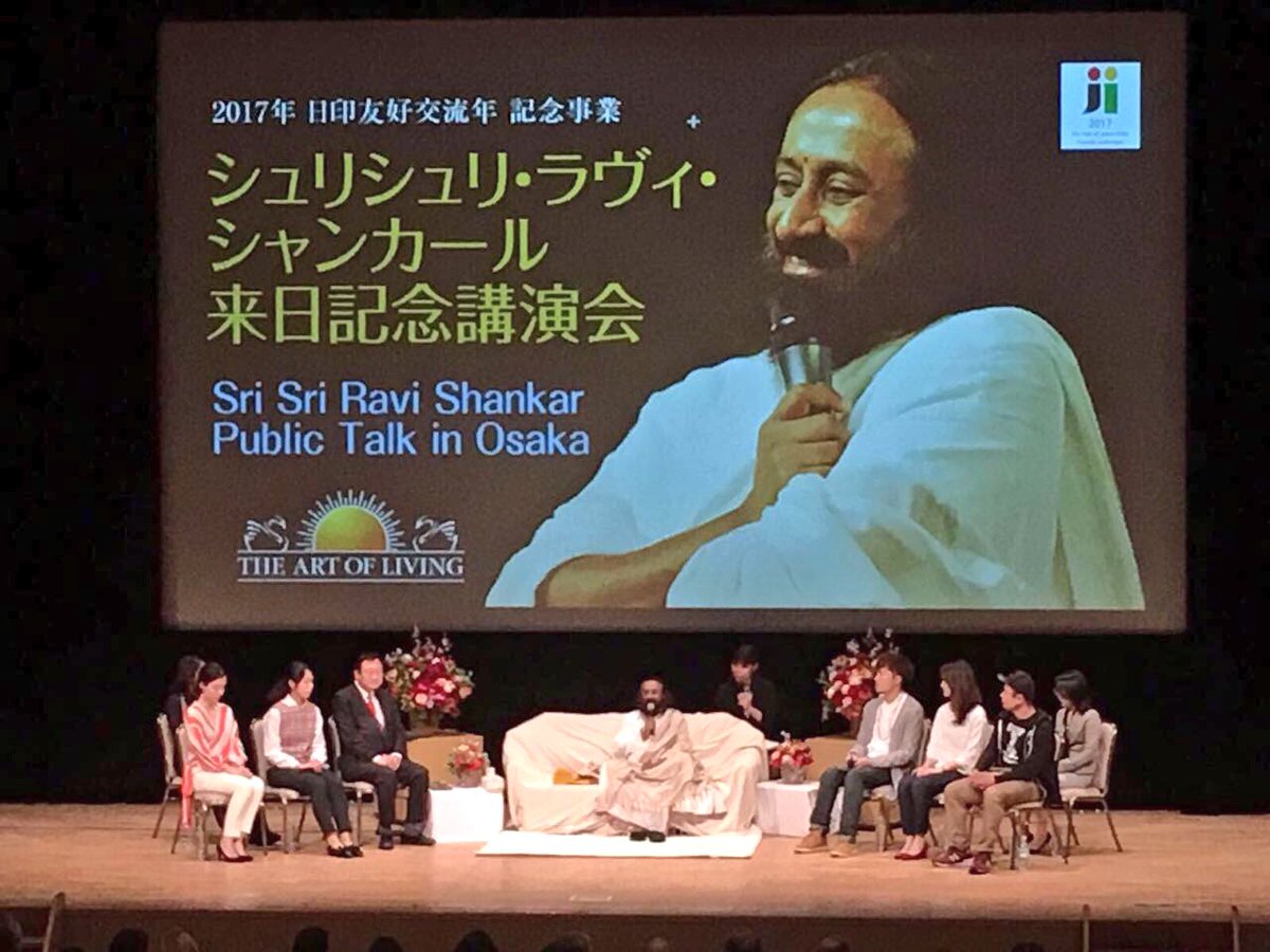 Sri Sri Ravi Shankar addressing students of Osaka & Kyoto universities.