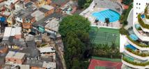 The Paraisópolis favela borders the affluent district of Morumbi in São Paulo, Brazil (2008). Photo: Tuca Vieira