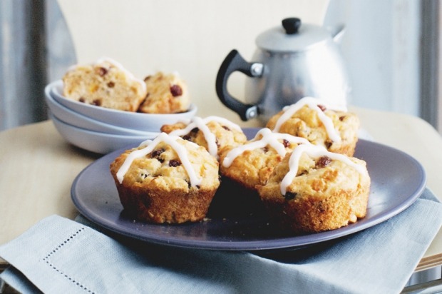 Hot cross bun cakes. <a href="http://www.goodfood.com.au/recipes/hot-cross-bun-cakes-20131031-2wkaw"><b>(Recipe ...