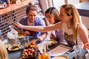 Food Loose Tours "treat you more like a mate on a night out than a sheep to be herded from bar to bar".