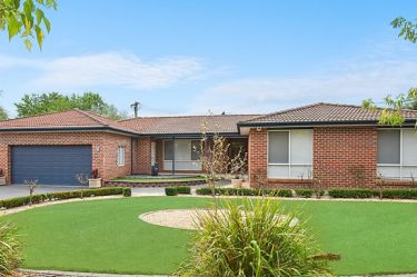 Auction watch: A suburb record among Super Saturday sales