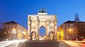 Siegestor München abends.jpg