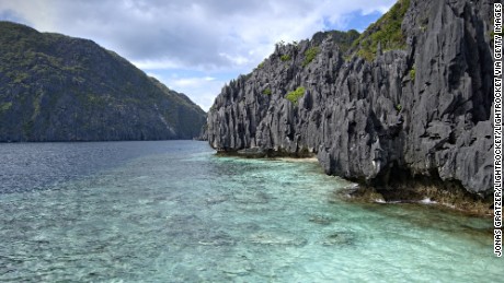 RESTRICTED USE EL NIDO, PALAWAN, PHILIPPINES - 2008/12/19: The archipelago outside El Nido is composed of wild limestone cliffs, lagoons, hundreds of islands and a rich marine fauna.
. (Photo by Jonas Gratzer/LightRocket via Getty Images)