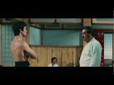 Chen Zhen (Bruce Lee) against Japanese "Hongkou" dojo.