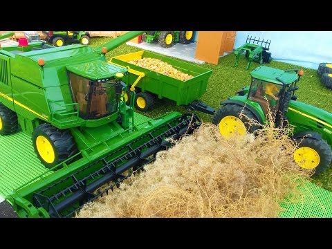 BRUDER TOYS combine John Deere T670i farm bworld