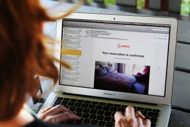 NSW government steps back from parliamentary report into Airbnb-type rentals