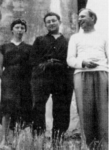 File:Guy Debord (al centro) nell'aprile 1957 con Michèle Bernstein e Asger Jorn.jpg