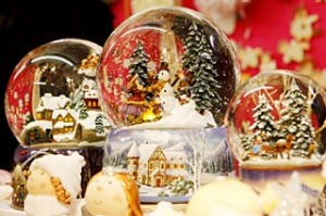 Snowglobes at Christmas market, Vienna.?