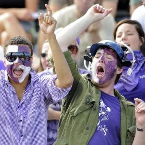 Bishop's Univeristy students cheer. (Bishop's University)