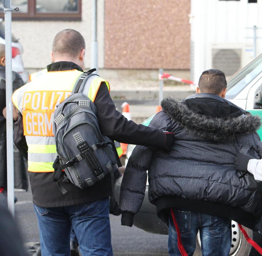 Abschiebungen abgelehnter Asylbewerber