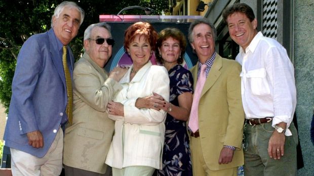 Garry Marshall, from left, Tom Bosley, Marion Ross, Erin Moran, Henry Winkler, and Anson Williams of Happy Days pose ...