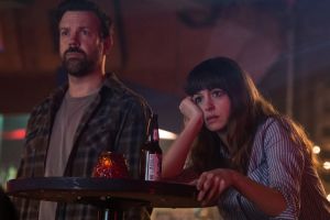 Jason Sudeikis and Anne Hathaway in Colossal.