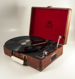 Attache Turntable - Go Brown