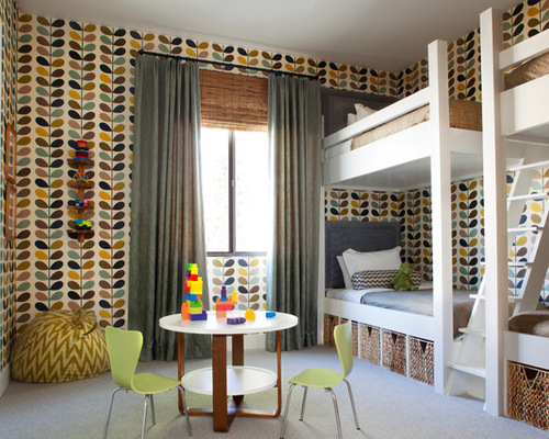 Design ideas for a mid-sized midcentury kids' room for boys in Los Angeles with carpet and multi-coloured walls.