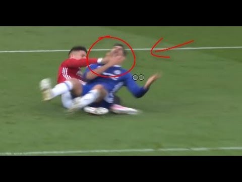 Rojo vs Diego Costa - Man United vs Chelsea Premier League 16/04/2017