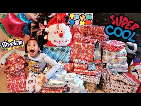 Christmas Special Morning 2016 Tiana & Family Opening Presents Surprise Toys - Family Fun Games