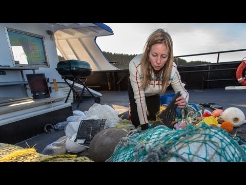 Gyre: Creating Art From a Plastic Ocean | National Geographic