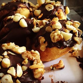  What do you call a donut stuffed with peanut butter, chocolate, cashews, macadamia and walnuts? A mouthful-o-nuts of course!#donuts #iclife #ironsandcraig #sourdoughstarter #peanutbutter 