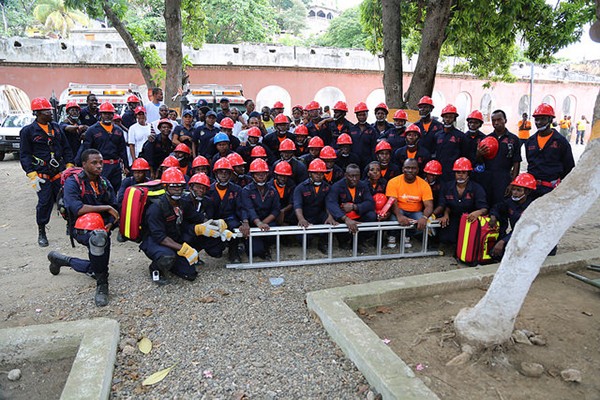 Les brigadiers de la protection civile d'Haïti prêts pour l'action