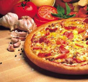 Pizza Hut franchisees are hoping to take the company for $80 million.