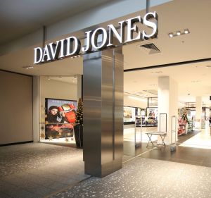 David Jones moves to poach Myer staff.