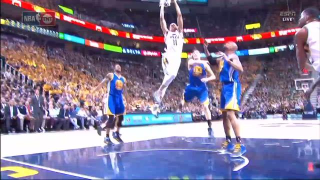 Exum crosses Klay & jams