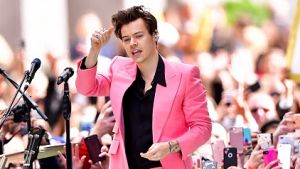NEW YORK, NY - MAY 09:  Harry Styles performs on NBC's 'Today' show at Rockefeller Center on May 9, 2017 in New York ...