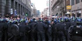 Police 'kettling' protesters at the G20.