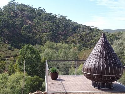 Clifftop infinity outdoor deck & daybed