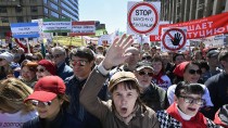 Video "Umsiedlung von einer Million Menschen: Massenproteste gegen Moskaus Abrisspläne"