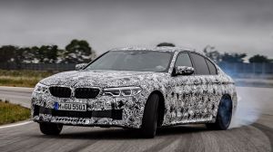 2017 BMW M5 preview.